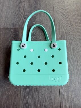 Bogg Bag Bitty in Sea(foam)
